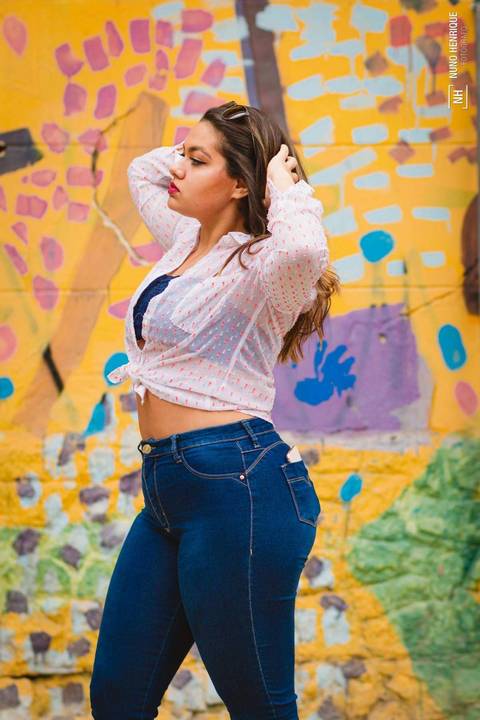 Ensaio fotográfico com a Fernanda Ambar no Beco do Batman, na cidade de São Paulo.'