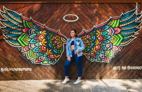 Ensaio fotográfico com a Fernanda Ambar no Beco do Batman, na cidade de São Paulo.'