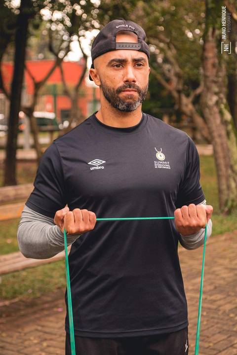 Ensaio fotográfico para material de divulgação do personal trainer Rogério Menezes no parque Prefeito Celso Daniel.'