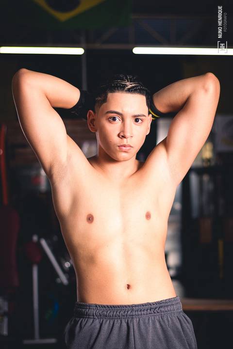 Ensaio fitness com o João Pedro Moura na academia Skyfit, em Itaquaquecetuba/SP.'