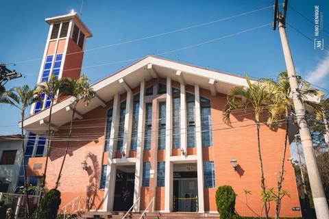 Fotos da missa de batismo do Carlos Borim Cima na Paróquia Santo Ivo, na cidade de São Paulo.'