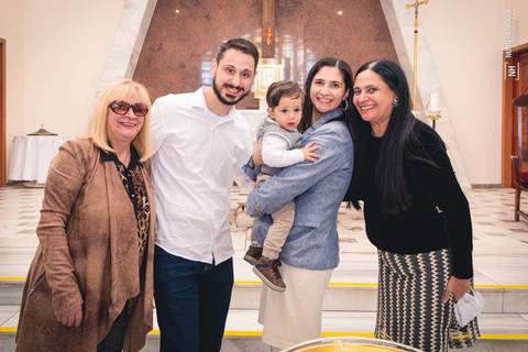 Fotos da missa de batismo do Carlos Borim Cima na Paróquia Santo Ivo, na cidade de São Paulo.'