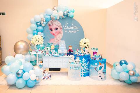 Aniversário infantil da Isabella Ota no Buffet Villa Dublin em São Paulo.'