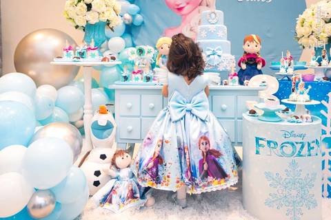 Aniversário infantil da Isabella Ota no Buffet Villa Dublin em São Paulo.'