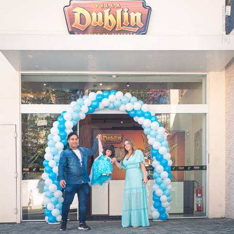 Aniversário infantil da Isabella Ota no Buffet Villa Dublin em São Paulo.'