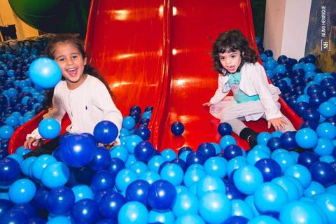 Aniversário infantil da Isabella Ota no Buffet Villa Dublin em São Paulo.'