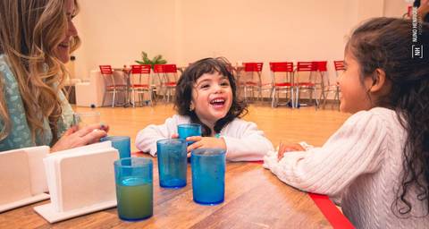 Aniversário infantil da Isabella Ota no Buffet Villa Dublin em São Paulo.'