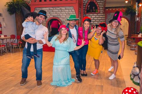 Aniversário infantil da Isabella Ota no Buffet Villa Dublin em São Paulo.'