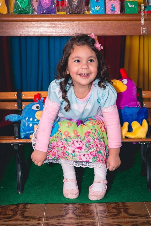 Festa de aniversário de 3 anos da Izadora com o tema da Galinha Pintadinha.'