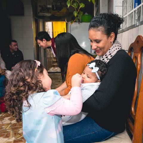 Festa de aniversário de 3 anos da Izadora com o tema da Galinha Pintadinha.'