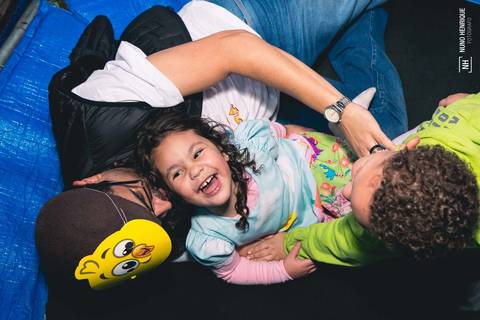 Festa de aniversário de 3 anos da Izadora com o tema da Galinha Pintadinha.'