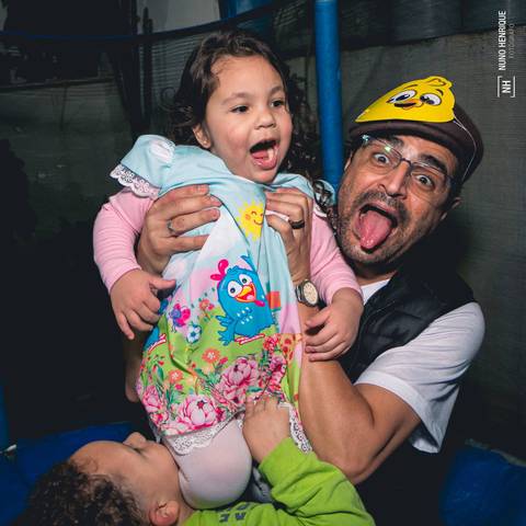 Festa de aniversário de 3 anos da Izadora com o tema da Galinha Pintadinha.'