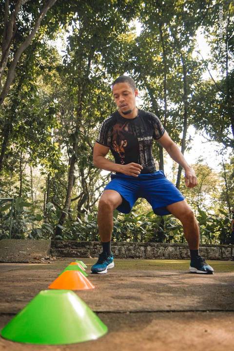Otton Teixeira treinando no Parque do Piqueri, na cidade de São Paulo. '