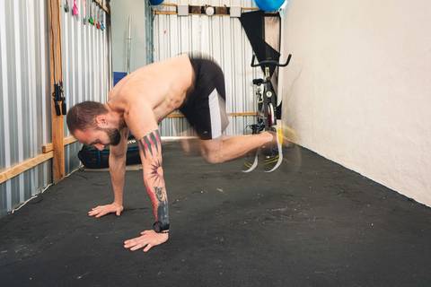 Personal trainer Guilherme Cerino no seu estúdio na cidade de Santo André'