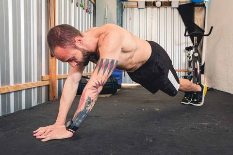 Personal trainer Guilherme Cerino no seu estúdio na cidade de Santo André'