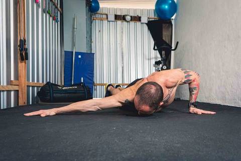 Personal trainer Guilherme Cerino no seu estúdio na cidade de Santo André'