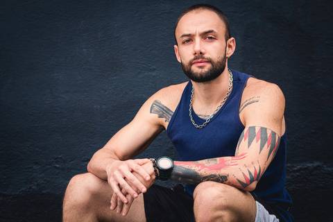 Retrato do personal trainer Guilherme Cerino no seu estúdio na cidade de Santo André'