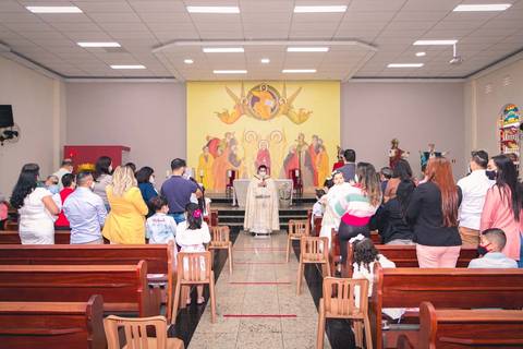 Batizado da Evilly na Igreja do Sagrado Coração de Jesus, diocese de Campo Limpo, zona sul de São Paulo.'