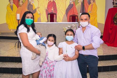 Batizado da Evilly na Igreja do Sagrado Coração de Jesus, diocese de Campo Limpo, zona sul de São Paulo.'