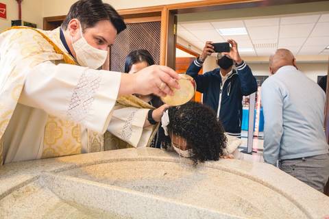 Batizado da Isabela Alves na Igreja do Sagrado Coração de Jesus, diocese de Campo Limpo, zona sul de São Paulo.'