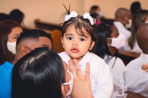 Batizado da Lorenna Silva na Igreja do Sagrado Coração de Jesus, zona sul de São Paulo.'