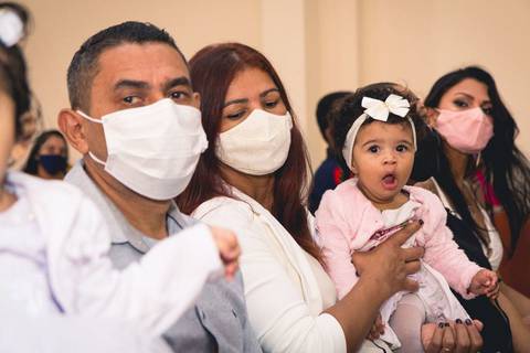 Batizado da Lorenna Silva na Igreja do Sagrado Coração de Jesus, zona sul de São Paulo.'