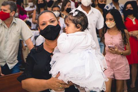 Batizado da Lorenna Silva na Igreja do Sagrado Coração de Jesus, zona sul de São Paulo.'
