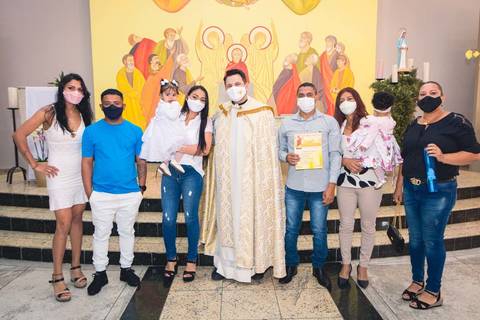 Batizado da Lorenna Silva na Igreja do Sagrado Coração de Jesus, zona sul de São Paulo.'