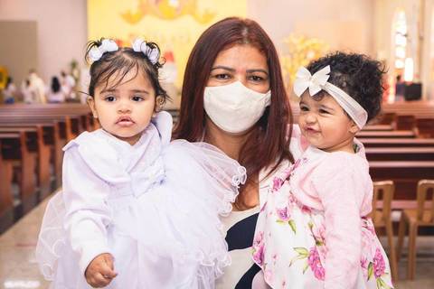 Batizado da Lorenna Silva na Igreja do Sagrado Coração de Jesus, zona sul de São Paulo.'