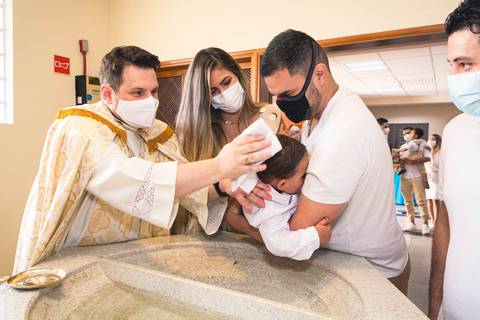 Batizado do Matheus Oliveira na Igreja do Sagrado Coração de Jesus, zona sul de São Paulo.'