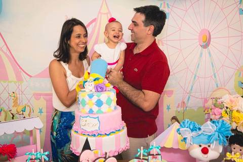 Fotos do aniversário de 1 ano da Helena com o tema de circo.'