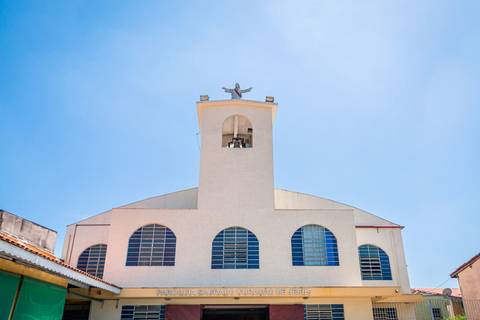 Fotos da missa de batizado do Gabriel Cardoso celebrada pelo padre Rodolfo Camarotta na Paróquia Sagrado Coração de Jesus, na zona sul de São Paulo.'