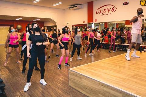 Aulão Fit Dance especial do Dia Internacional da Mulher na Academia Inova Diadema'