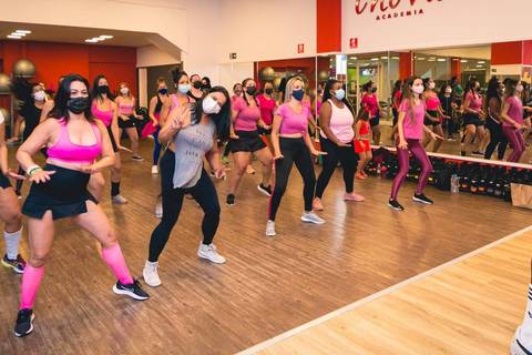 Aulão Fit Dance especial do Dia Internacional da Mulher na Academia Inova Diadema'