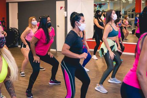 Aulão Fit Dance especial do Dia Internacional da Mulher na Academia Inova Diadema'