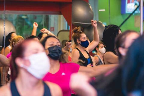 Aulão Fit Dance especial do Dia Internacional da Mulher na Academia Inova Diadema'