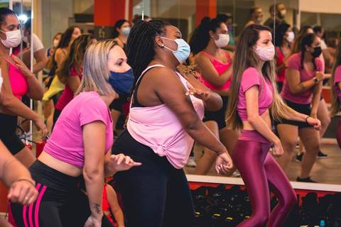 Aulão Fit Dance especial do Dia Internacional da Mulher na Academia Inova Diadema'