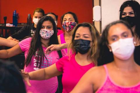 Aulão Fit Dance especial do Dia Internacional da Mulher na Academia Inova Diadema'