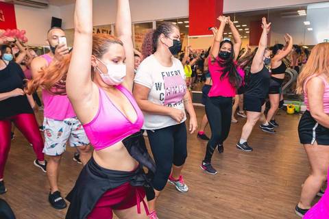 Aulão Fit Dance especial do Dia Internacional da Mulher na Academia Inova Diadema'