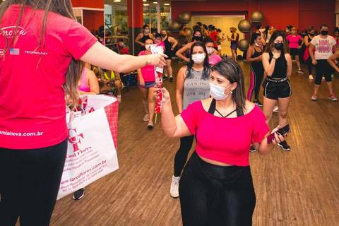 Aulão Fit Dance especial do Dia Internacional da Mulher na Academia Inova Diadema'