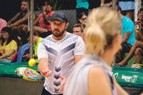 Fotos do 1° Torneio Arena Club Racket de Beach Tennis.'