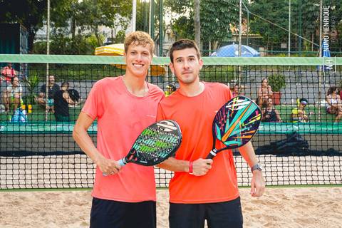 Fotos do 1° Torneio Arena Club Racket de Beach Tennis.'
