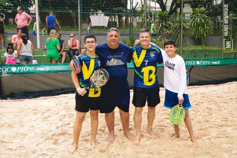 Fotos do 1° Torneio Arena Club Racket de Beach Tennis.'