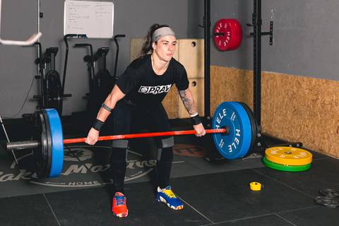 Fotos do treinamento da atleta de Cross Fit Cakes Martinez realizado no CF Tutóia, zona sul de São Paulo.'