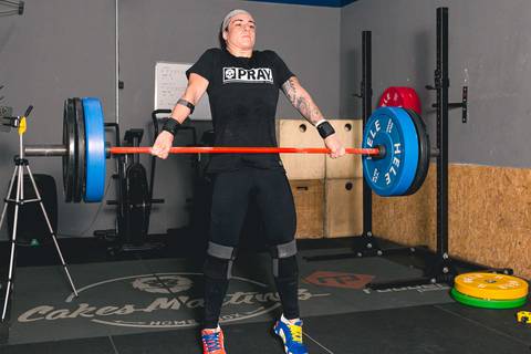 Fotos do treinamento da atleta de Cross Fit Cakes Martinez realizado no CF Tutóia, zona sul de São Paulo.'