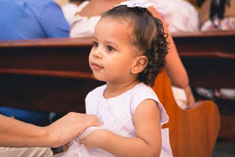 Batizado da Isis Emanuelle na Paróquia Sagrado Coração de Jesus celebrada pelo padre Rodolfo Camarotta, na cidade de São Paulo.'