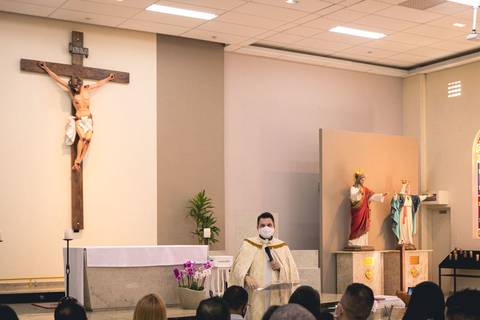 Batizado da Isis Emanuelle na Paróquia Sagrado Coração de Jesus celebrada pelo padre Rodolfo Camarotta, na cidade de São Paulo.'