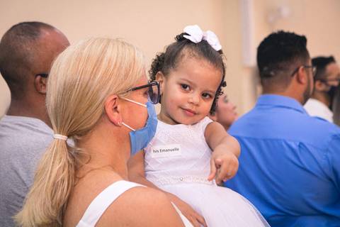 Batizado da Isis Emanuelle na Paróquia Sagrado Coração de Jesus celebrada pelo padre Rodolfo Camarotta, na cidade de São Paulo.'