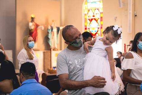 Batizado da Isis Emanuelle na Paróquia Sagrado Coração de Jesus celebrada pelo padre Rodolfo Camarotta, na cidade de São Paulo.'