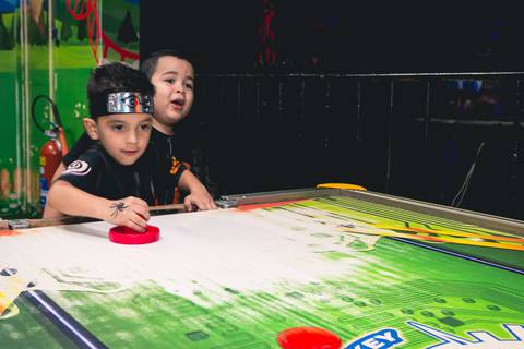 Fotos da festa de aniversário do Heitor realizada no Buffet Iupiii, zona leste de São Paulo.'